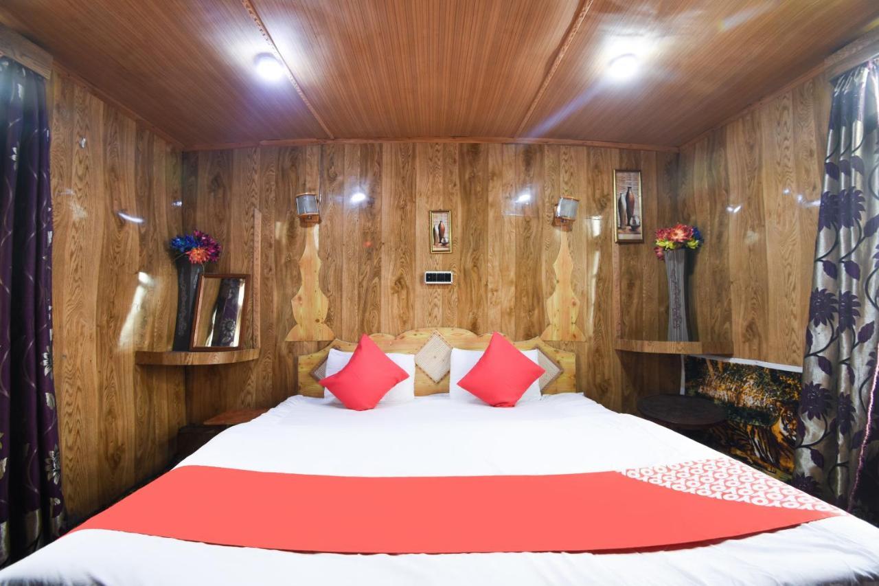 Hotel Oyo 66637 Merlin Group Of Houseboats Srīnagar Exterior foto
