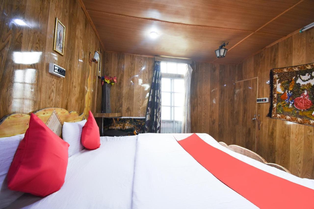 Hotel Oyo 66637 Merlin Group Of Houseboats Srīnagar Exterior foto