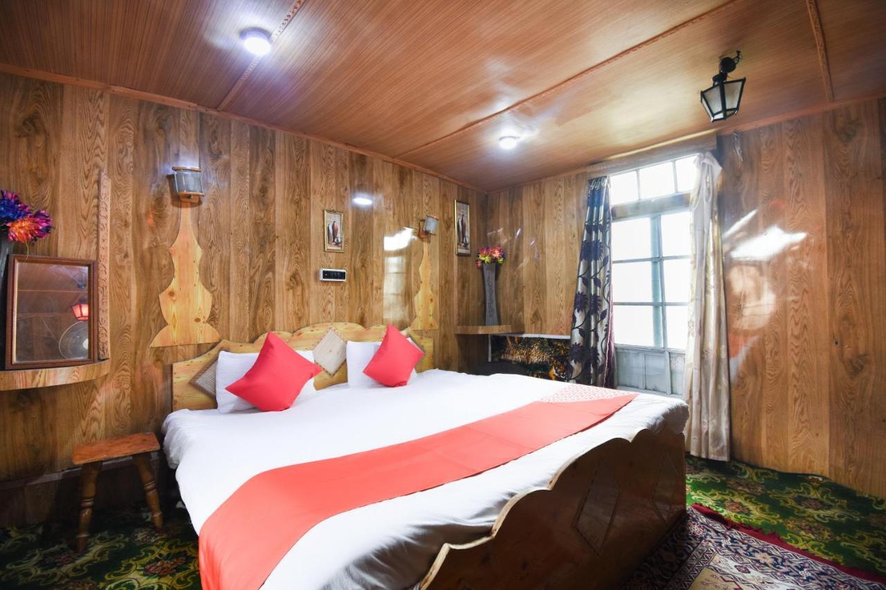 Hotel Oyo 66637 Merlin Group Of Houseboats Srīnagar Exterior foto