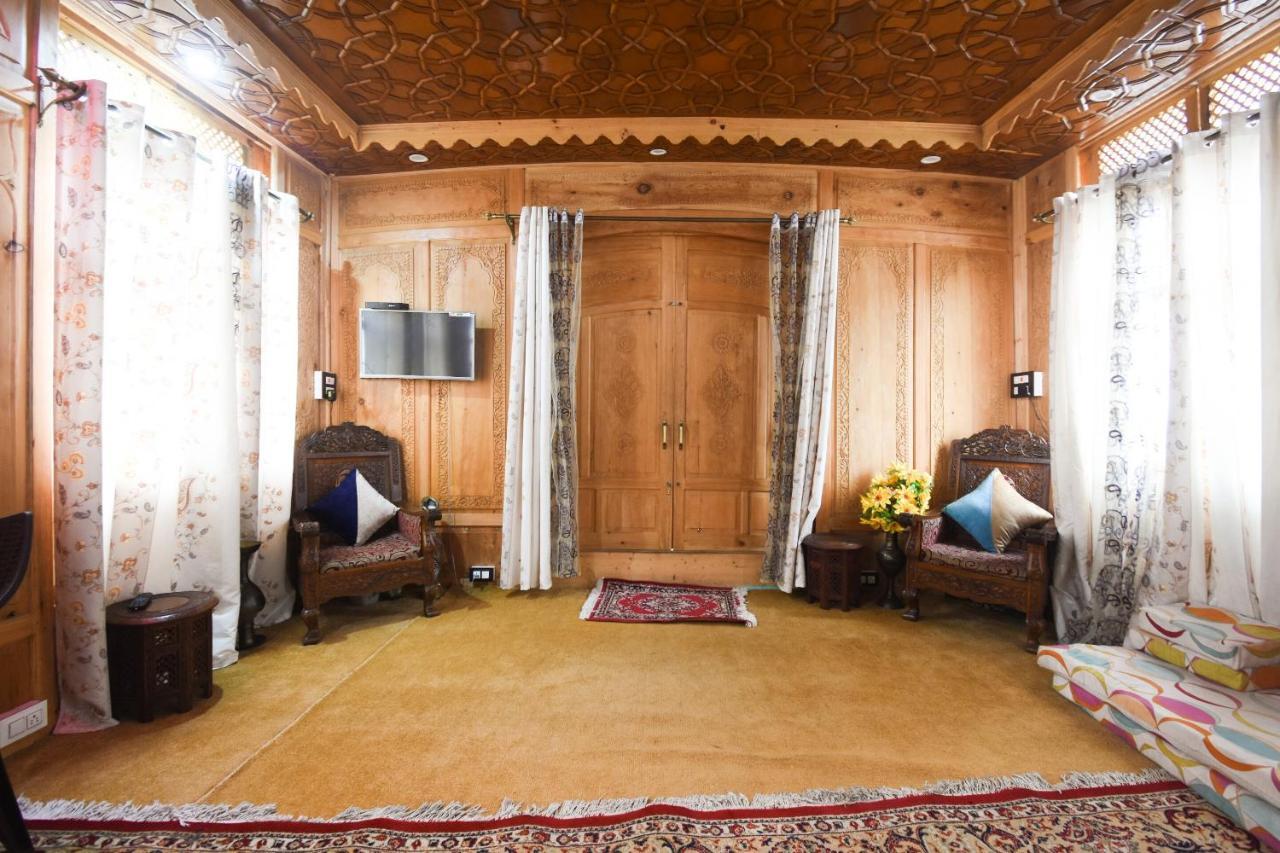 Hotel Oyo 66637 Merlin Group Of Houseboats Srīnagar Exterior foto