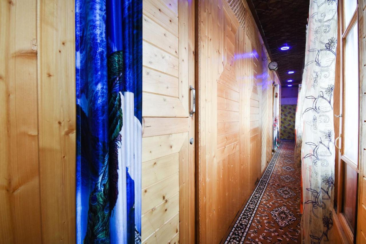 Hotel Oyo 66637 Merlin Group Of Houseboats Srīnagar Exterior foto